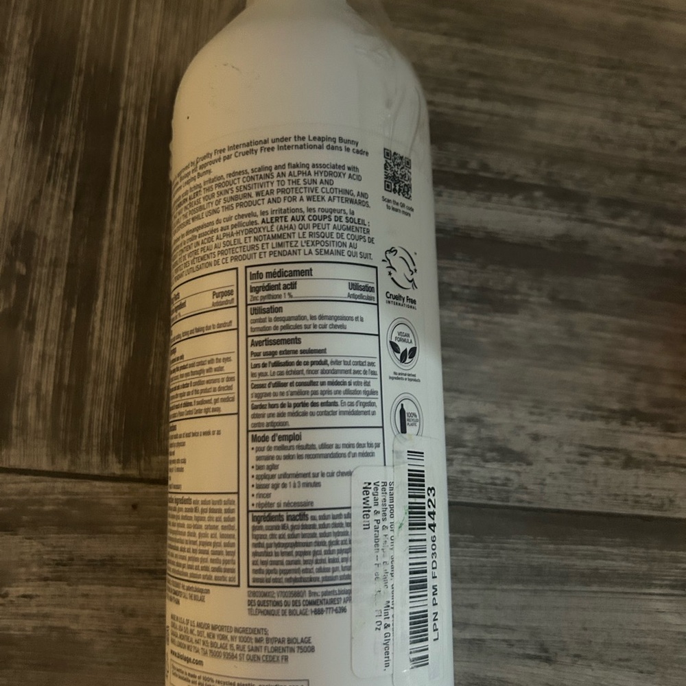 Biolage ScalpSync Anti-Dandruff Shampoo - NEW 33.8 oz Bottle - Picture 2 of 2